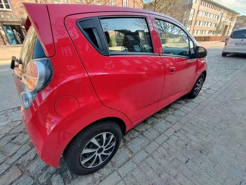 Gebraucht Chevrolet Spark LS 68 PS (50 kW) 2010 Rot Kleinwagen