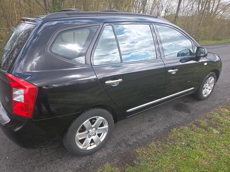 Gebraucht Kia Carens 144 PS (105 kW) 2009 Schwarz Van / Kleinbus