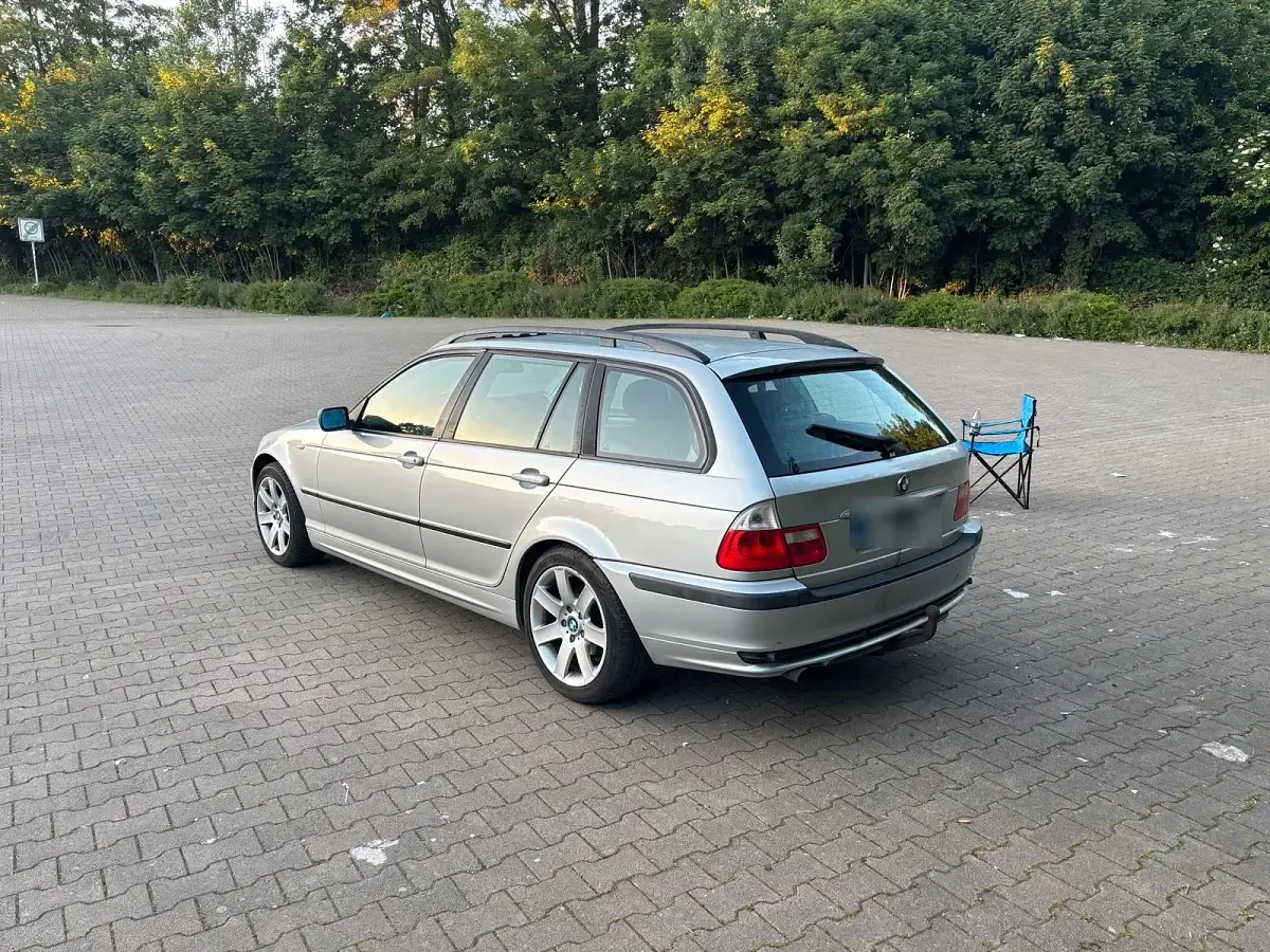 Gebraucht BMW 318 143 PS (105 kW) 2002 Silber Kombi