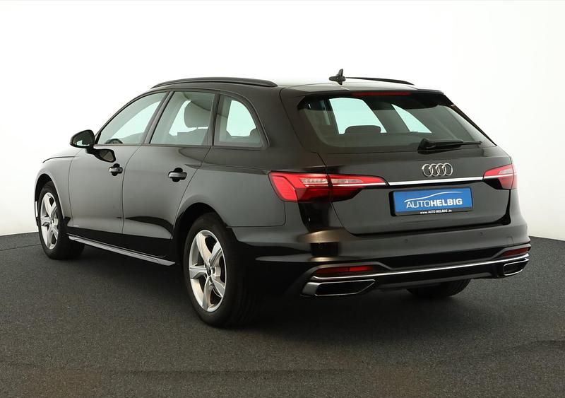Gebraucht Audi A4 Advanced 163 PS (119 kW) 2024 Mythosschwarz metallic Kombi