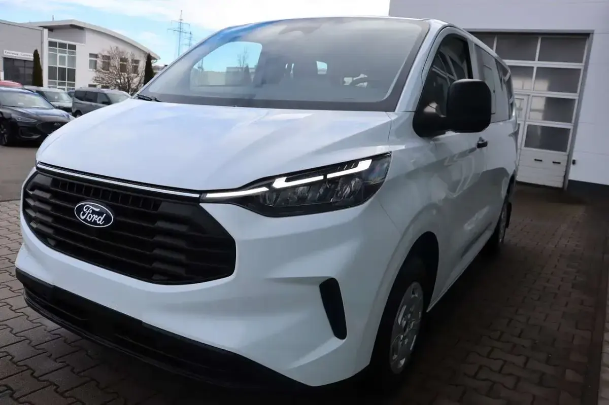 Neu Ford Transit Custom Trend 170 PS (125 kW) 2026 Frozen white Kombi