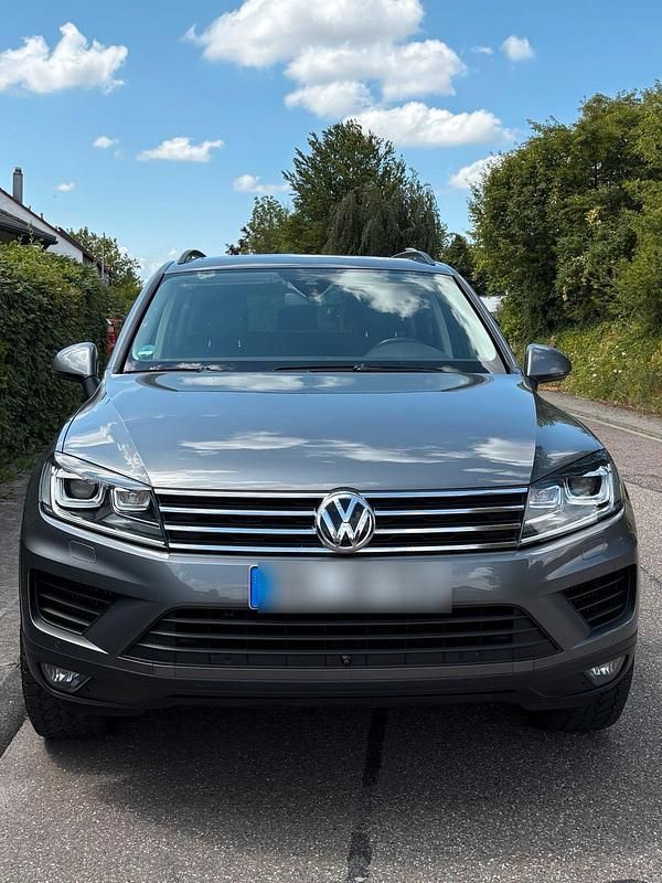 Grau Gebraucht 2015 VW Touareg Terrain Tech SUV | 31.000 € - Bild 1/4