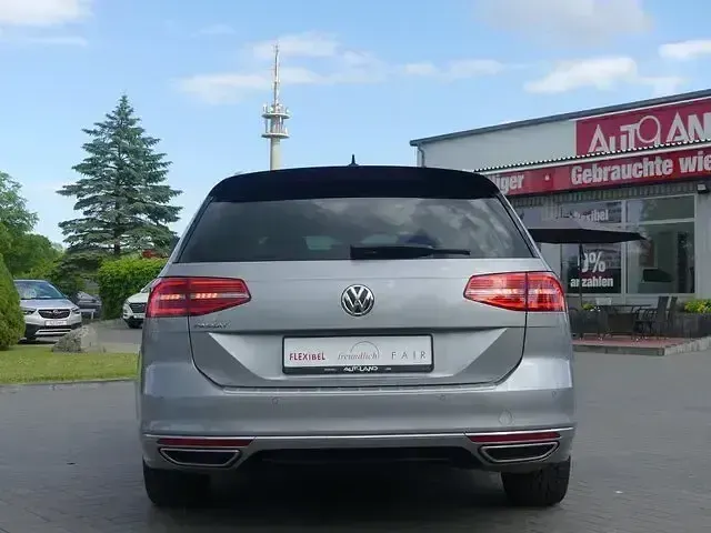 Gebraucht VW Passat Highline 150 PS (110 kW) 2018 Silber Kombi