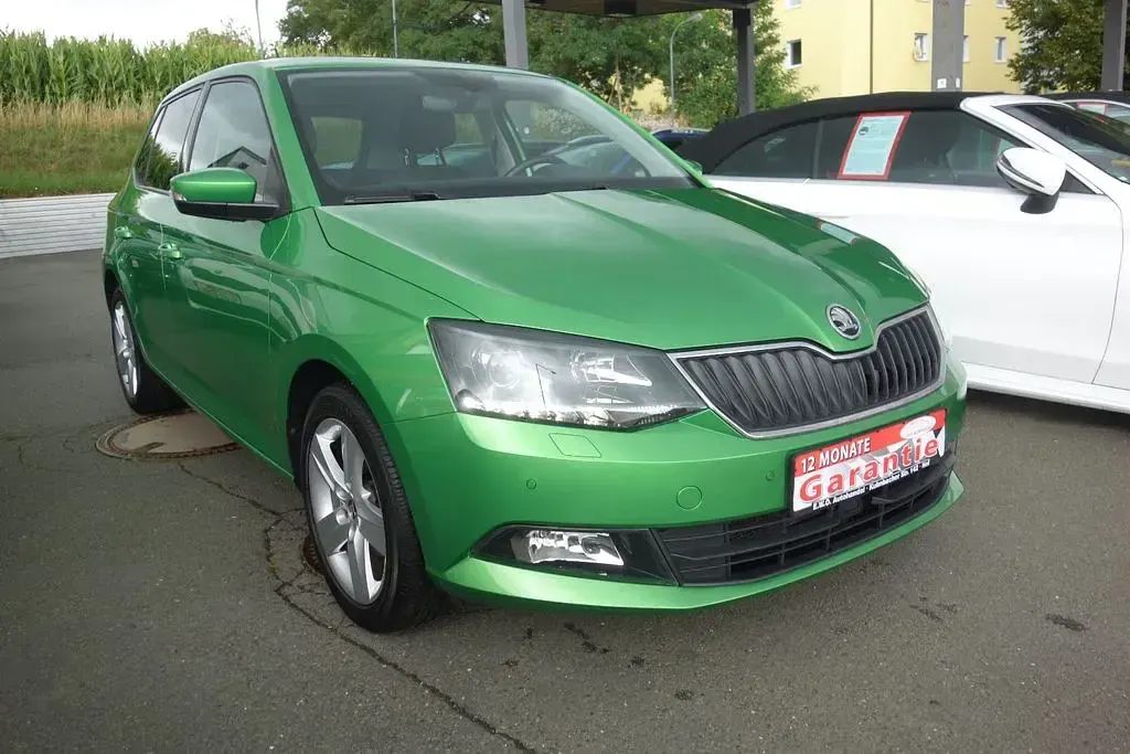 Gebraucht Skoda Fabia Joy 90 PS (66 kW) 2016 Grün Limousine
