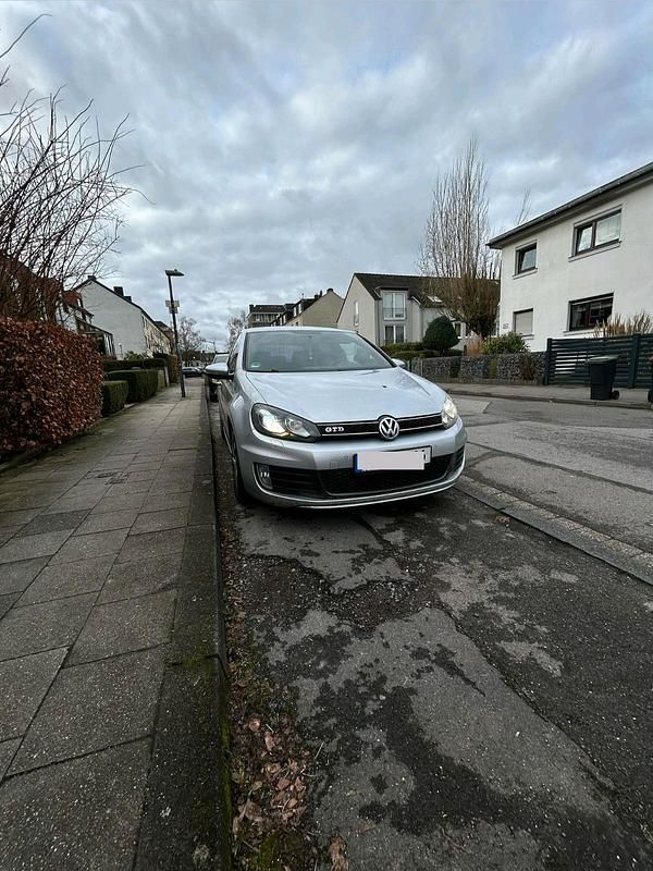 Gebraucht VW Golf GTD 170 PS (125 kW) 2010 Silber Coupé