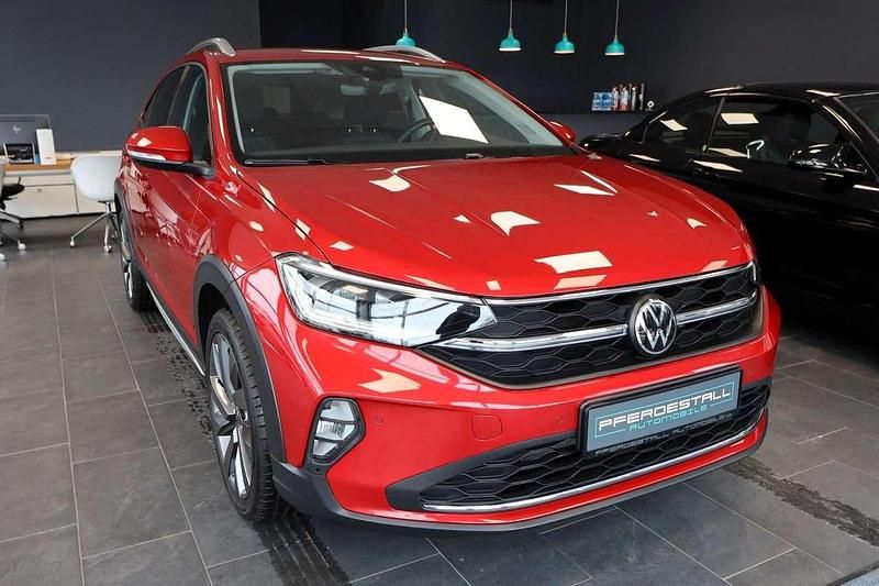 Gebraucht VW Taigo IQ Drive 150 PS (110 kW) 2023 Rot SUV