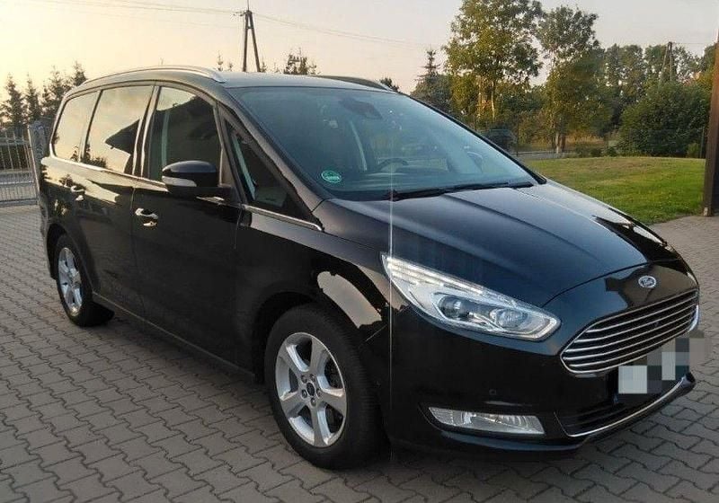 Schwarz Gebraucht 2017 Ford Galaxy Titanium Van / Kleinbus | 15.500 € (Etwas zu teuer) - Bild 1/4