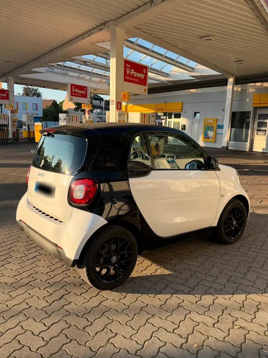 Gebraucht Smart ForTwo Coupé 71 PS (52 kW) 2017 Weiß Coupé