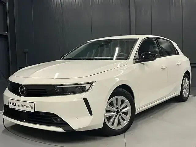 Gebraucht Opel Astra Edition 131 PS (96 kW) 2022 Weiß Limousine
