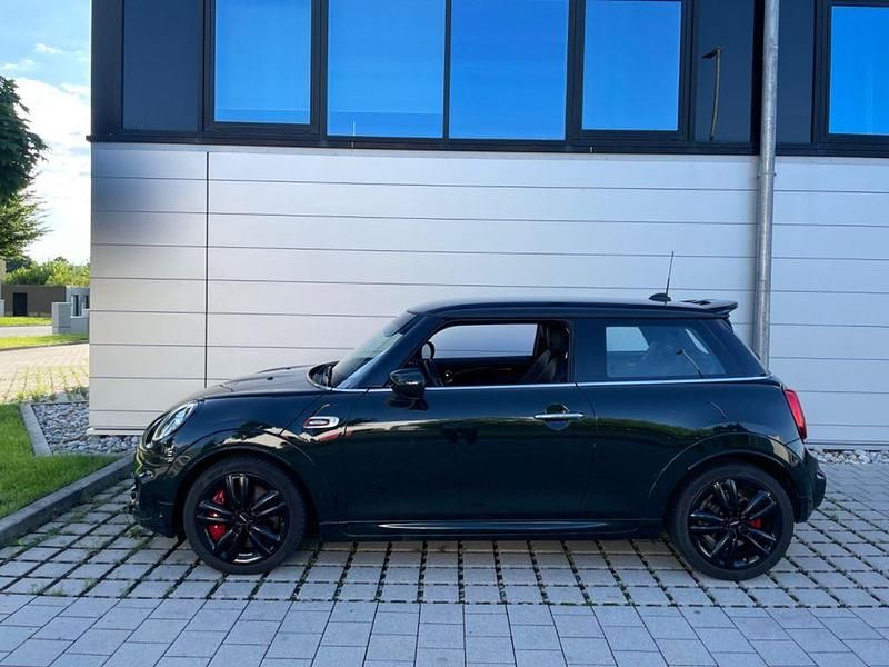 Second-hand Mini John Cooper Works 231 CP (169 kW) 2019 Verde Hatchback