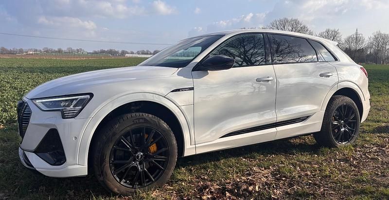 Gebraucht Audi e-tron S-Line 230 kW (313 PS) 2021 Weiß SUV