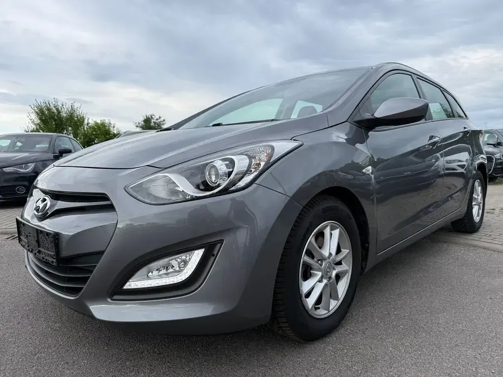 Gebraucht Hyundai i30 135 PS (99 kW) 2013 Grau Limousine