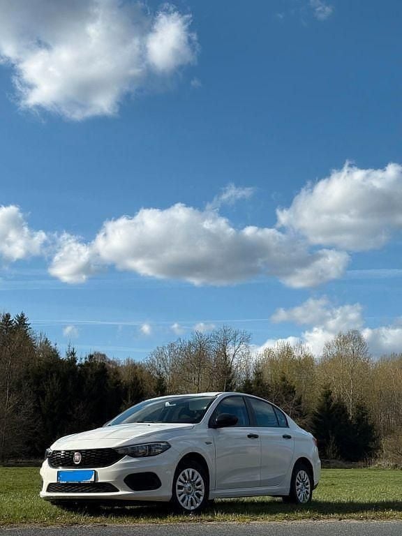 Gebraucht Fiat Tipo Easy 95 PS (69 kW) 2018 Weiß Limousine