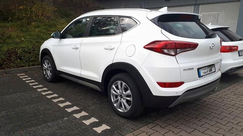 Gebraucht Hyundai Tucson Edition 177 PS (130 kW) 2017 Weiß SUV