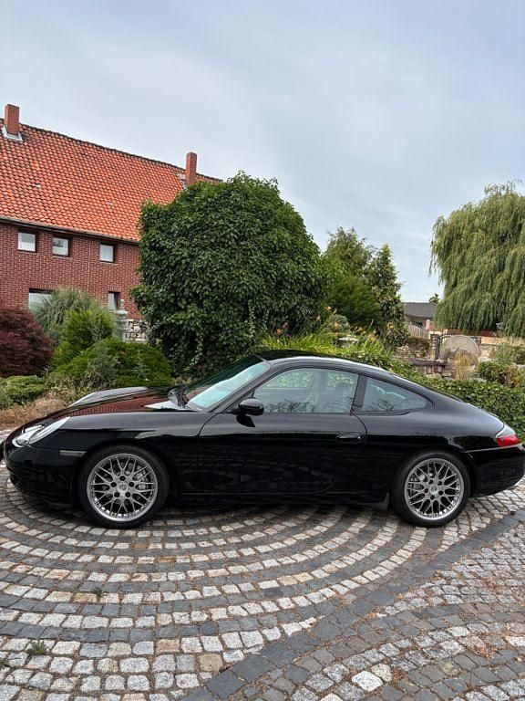 Schwarz Gebraucht 2000 Porsche 911 Carrera 4 Coupé | 33.950 € (Superpreis) - Bild 1/4