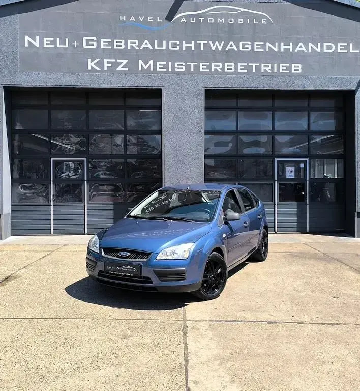 Gebraucht Ford Focus Trend 116 PS (85 kW) 2005 Blau Limousine