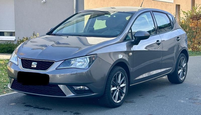 Grau Gebraucht 2015 Seat Ibiza I-Tech Kleinwagen | 5.999 € (Fairer Preis) - Bild 1/4