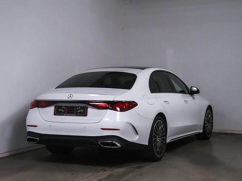 Gebraucht Mercedes E200 AMG line 204 PS (150 kW) 2025 Weiß Limousine