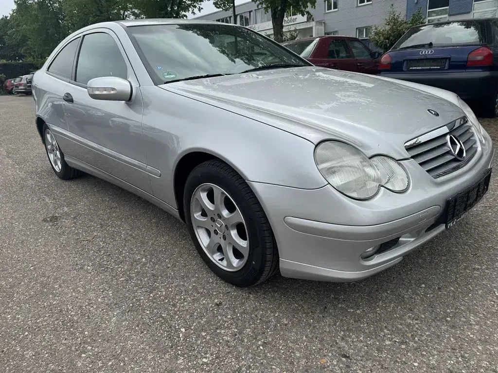 Gebraucht Mercedes CL180 143 PS (105 kW) 2003 Silber Coupé