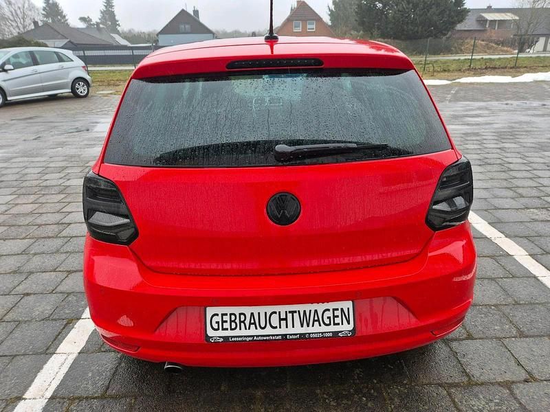 Gebraucht VW Polo Highline 90 PS (66 kW) 2015 Rot Kleinwagen