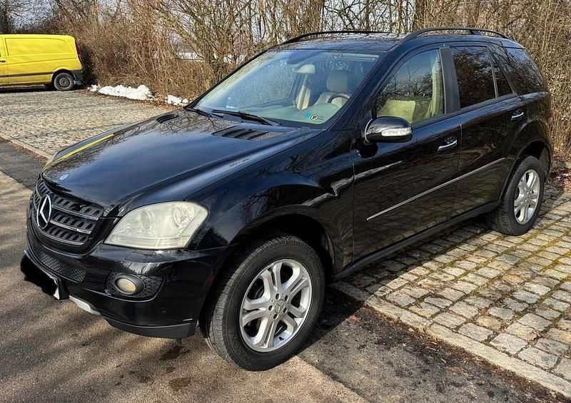 Gebraucht Mercedes ML320 224 PS (164 kW) 2006 Schwarz SUV