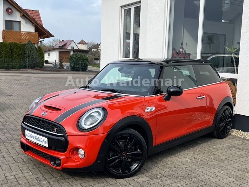Solaris orange metallic Gebraucht 2019 Mini John Cooper Works Kleinwagen | 18.990 € (Superpreis) - Bild 1/4