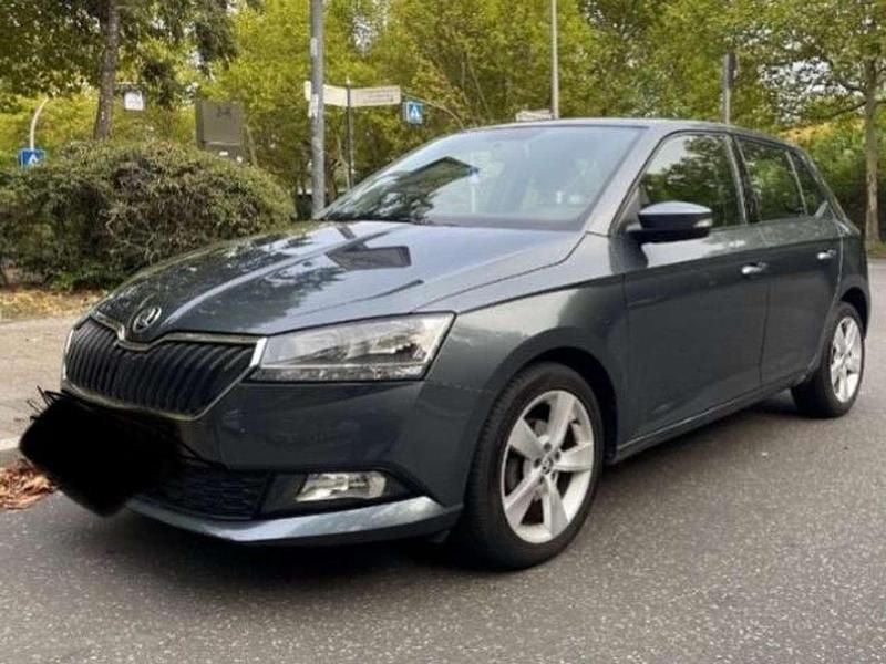 Grau Gebraucht 2018 Skoda Fabia Cool Plus Kleinwagen | 6.699 € (Guter Preis) - Bild 1/4