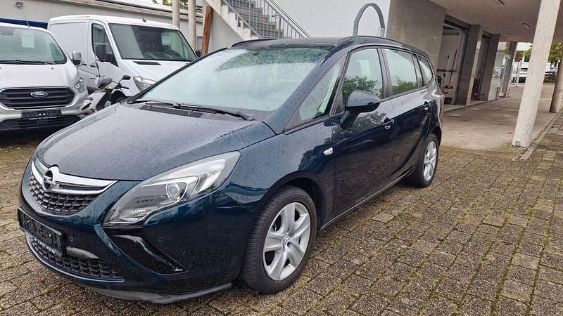 Grün Gebraucht 2014 Opel Zafira Tourer Edition Van / Kleinbus | 7.900 € (Guter Preis) - Bild 1/4