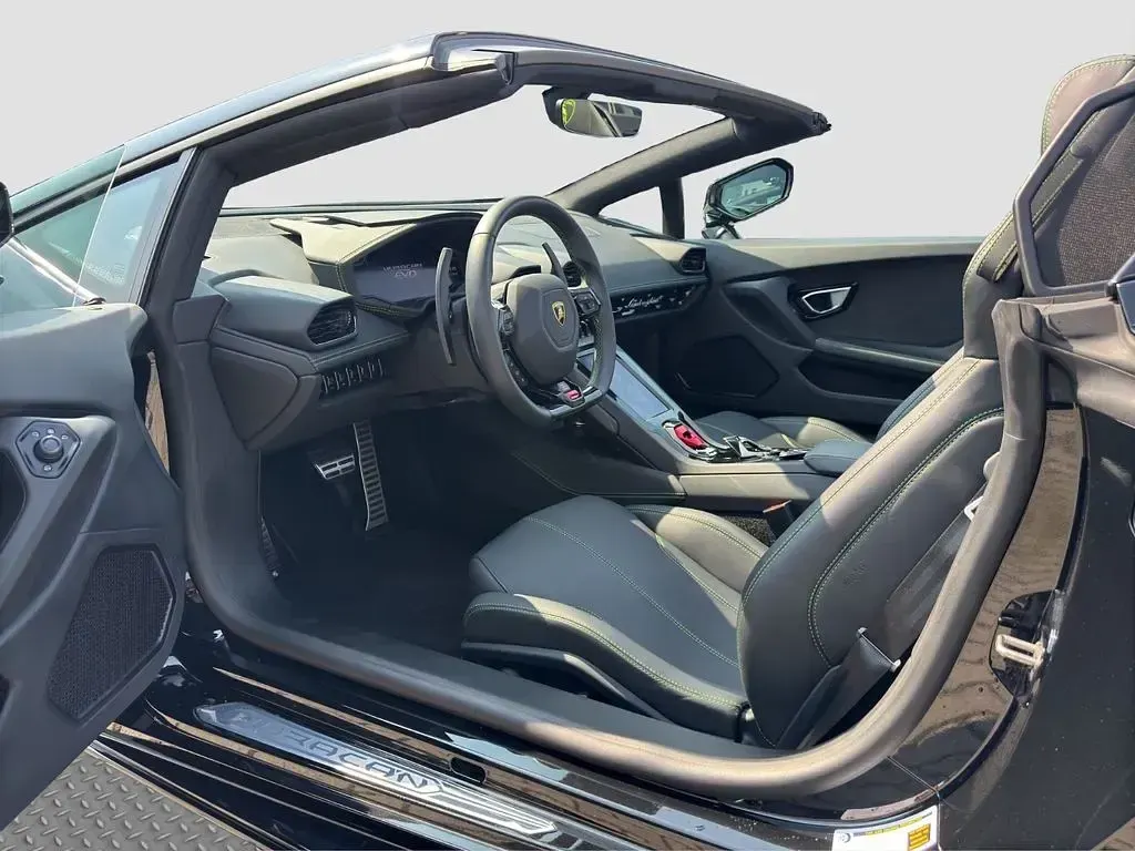 Gebraucht Lamborghini Huracán 640 PS (470 kW) 2024 Schwarz Cabrio