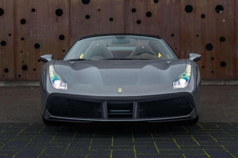 Gebraucht Ferrari 488 672 PS (494 kW) 2016 Grigio ferro metallico Cabrio