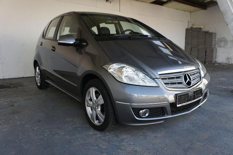 Gebraucht Mercedes A180 Avantgarde 109 PS (80 kW) 2011 Grau Limousine