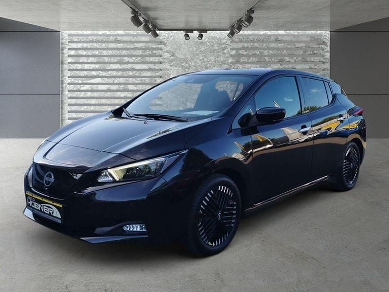 Gebraucht Nissan Leaf N-Connecta 110 kW (150 PS) 2022 Black m Kleinwagen