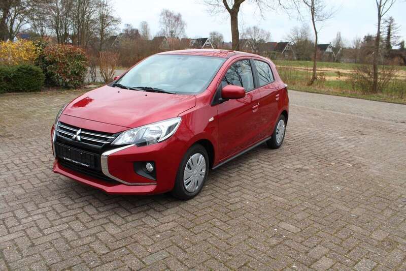 Amarena rot metzallic Gebraucht 2023 Mitsubishi Space Star Plus Kleinwagen | 14.900 € (Etwas zu teuer) - Bild 1/4