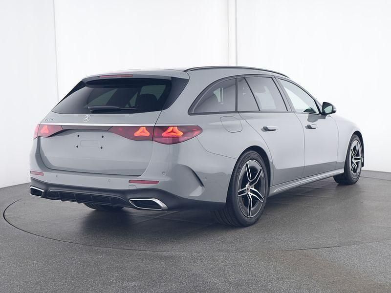 Gebraucht Mercedes E200 AMG 204 PS (150 kW) 2023 Grau Limousine