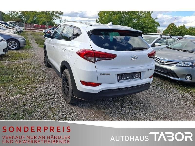 Gebraucht Hyundai Tucson 116 PS (85 kW) 2016 Weiss SUV