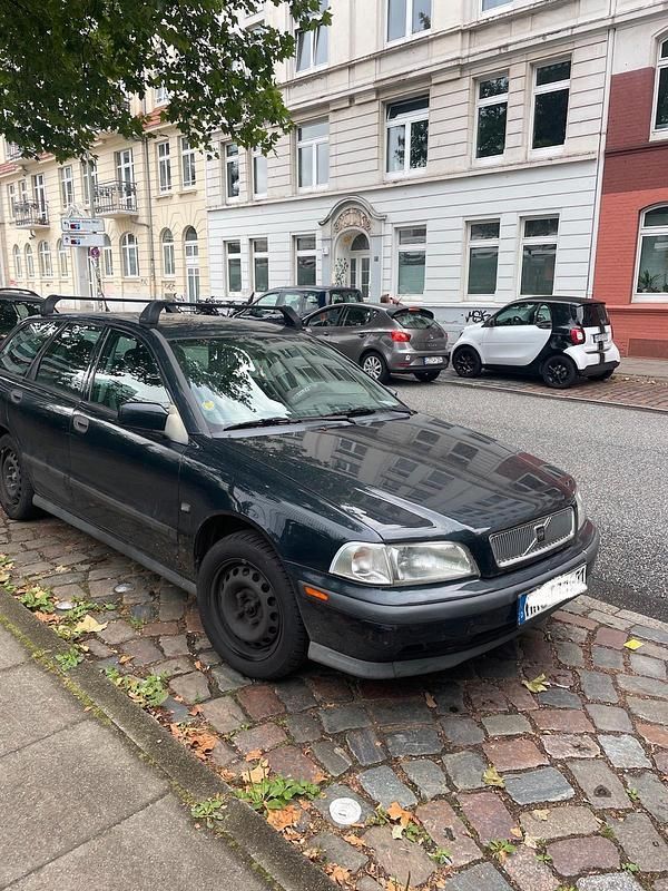 Schwarz Gebraucht 1999 Volvo V40 Kombi | 350 € (Superpreis) - Bild 1/3
