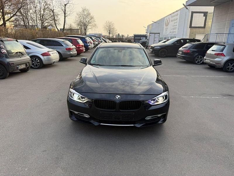 Gebraucht BMW 320 184 PS (135 kW) 2012 Schwarz Kombi