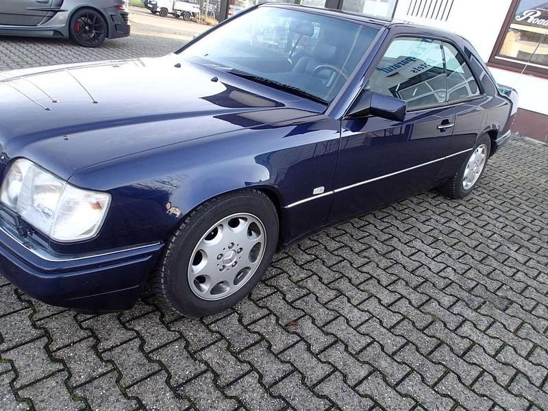 Second-hand Mercedes E320 220 CP (161 kW) 1995 Albastru Coupe