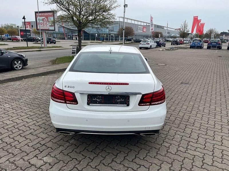 Gebraucht Mercedes E200 Sport 184 PS (135 kW) 2017 Weiß Coupé