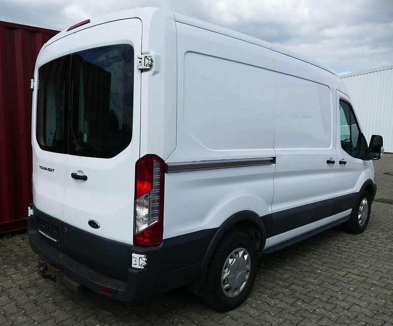 Gebraucht Ford Transit Trend 131 PS (96 kW) 2018 Weiß Abholung