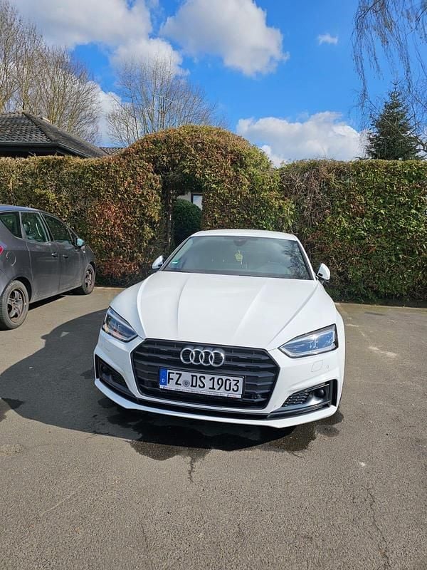 Weiß Gebraucht 2019 Audi A5 S-Line Limousine | 29.200 € (Fairer Preis) - Bild 1/4