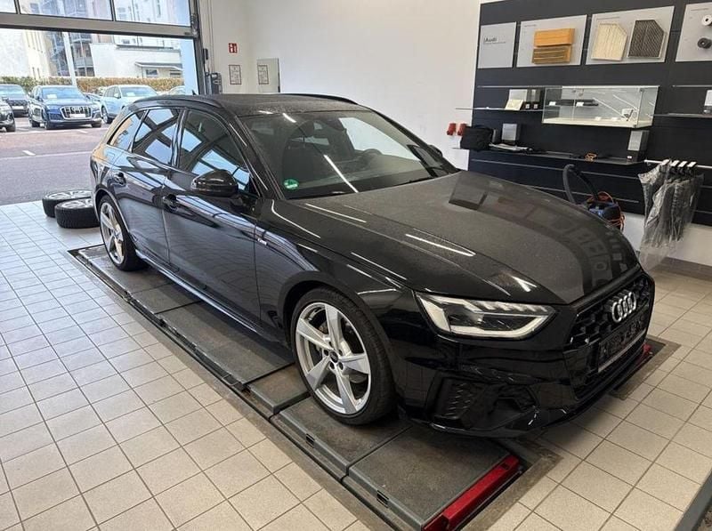 Gebraucht Audi A4 S-Line 204 PS (150 kW) 2023 Außenfarbe: Kombi