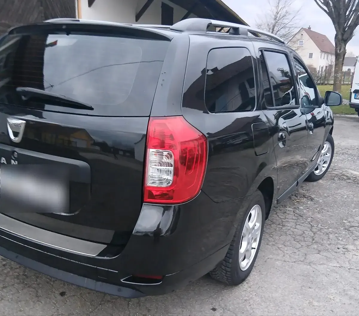 Używany Dacia Logan MCV 90 KM (66 kW) 2015 Czarny Kombi