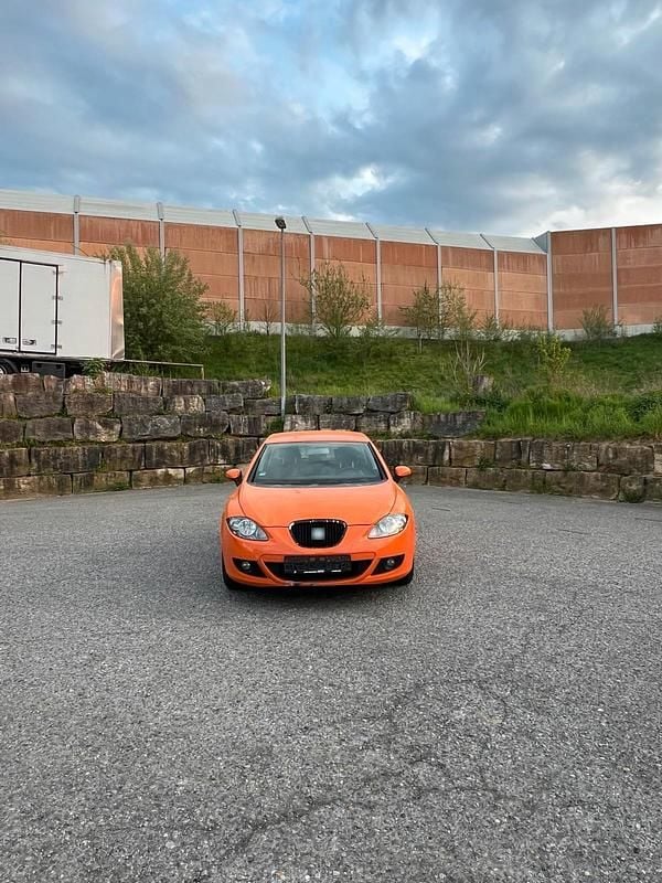 Usata Seat Leon 102 CV (75 kW) 2008 Arancione Utilitaria