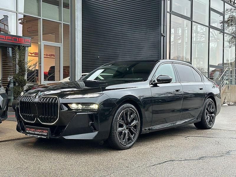 Gebraucht BMW 740 M Sport 299 PS (219 kW) 2025 Schwarz Limousine