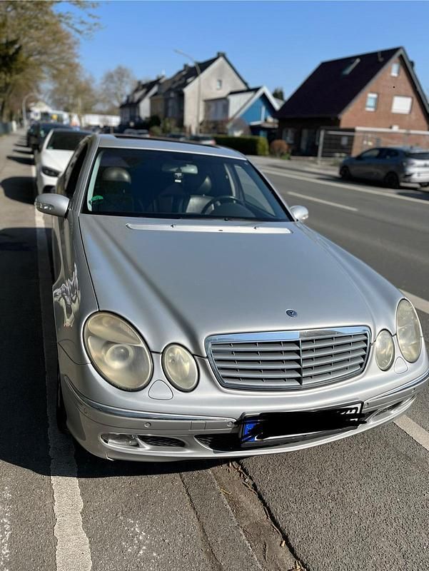Gebraucht Mercedes E270 Avantgarde 177 PS (130 kW) 2002 Silber Limousine