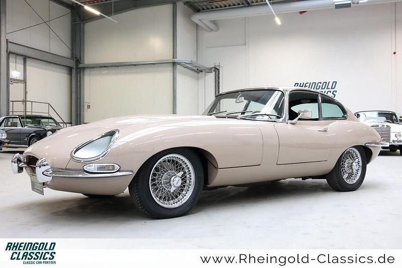 Second-hand Jaguar E-Type 269 CP (197 kW) 1966 Bej Coupe