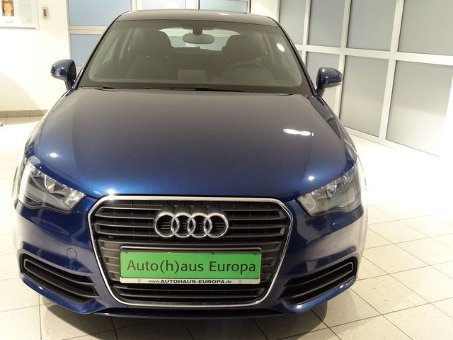 Gebraucht Audi A1 Attraction 86 PS (63 kW) 2012 Blau metallic Kleinwagen