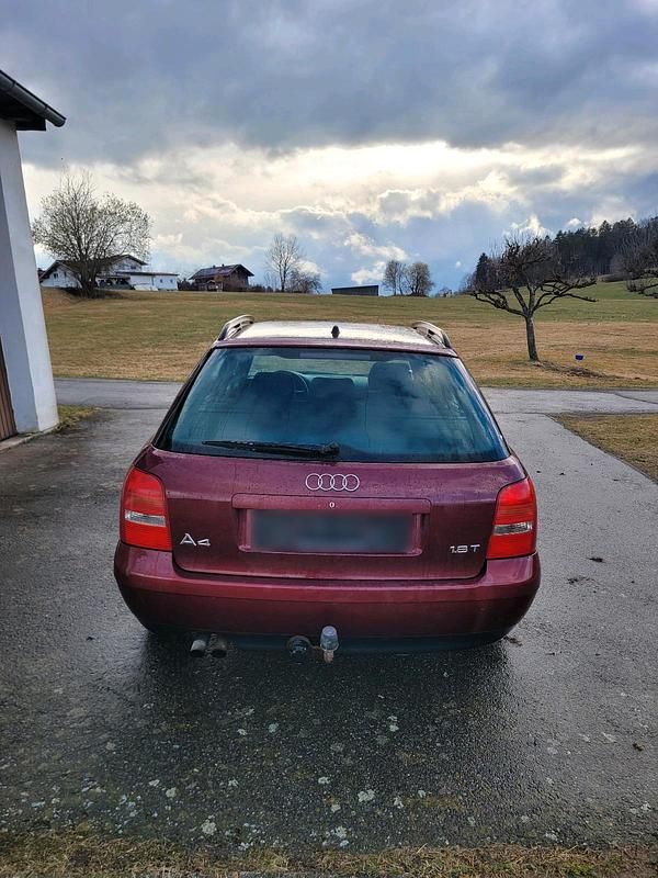 Gebraucht Audi A4 150 PS (110 kW) 2000 Rot Kombi
