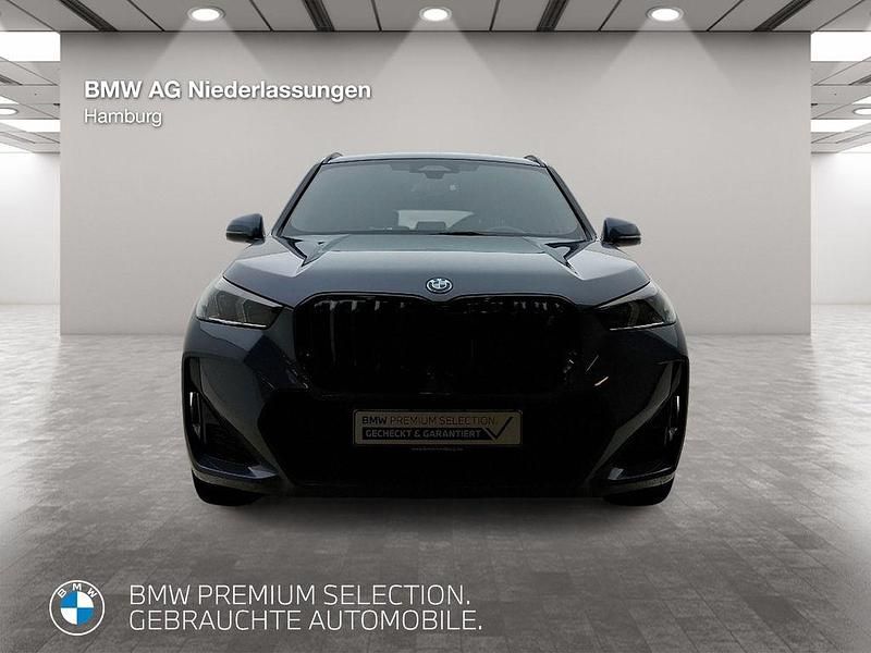 Grau Gebraucht 2023 BMW iX1 M Sport SUV | 43.909 € (Fairer Preis) - Bild 1/4